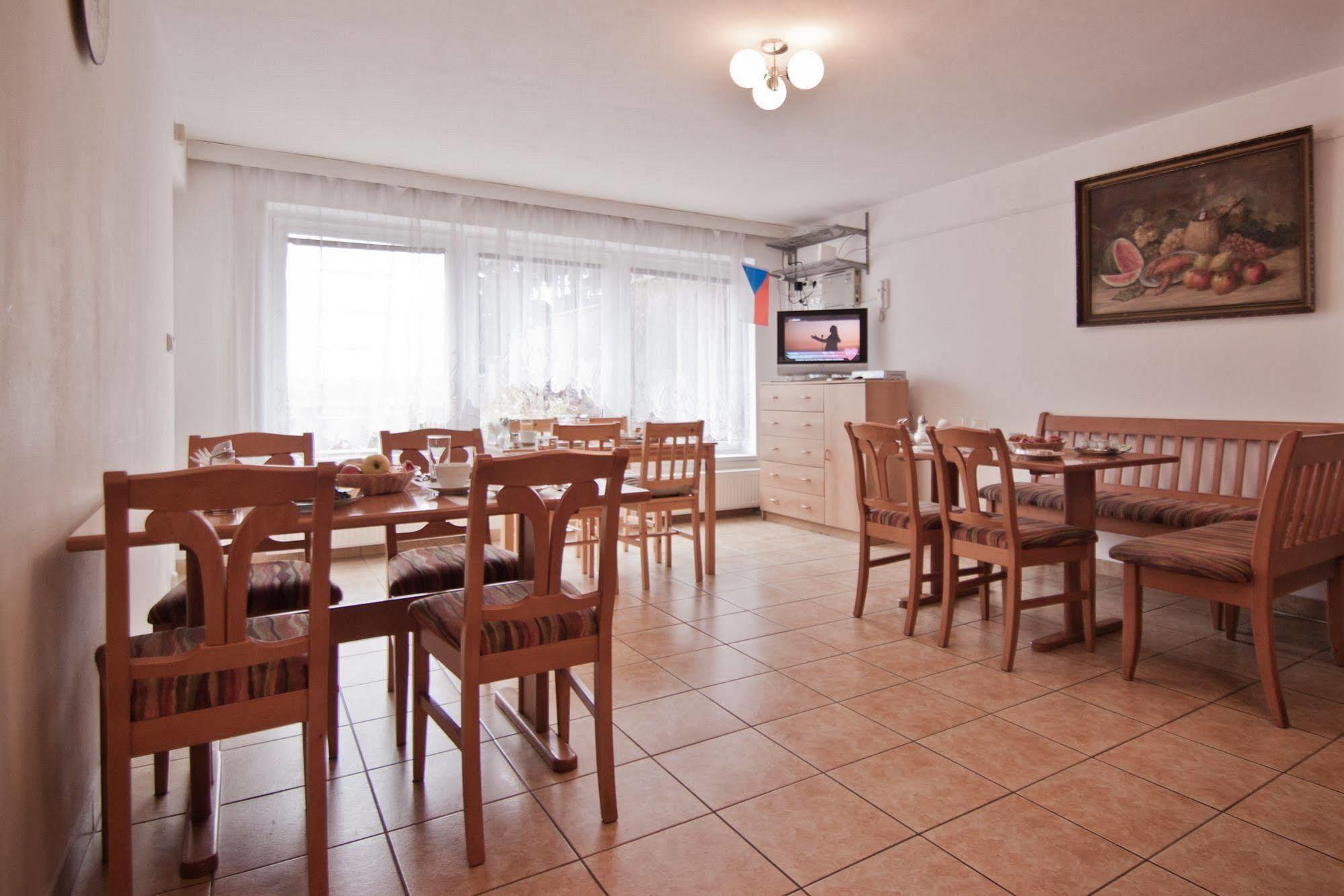 Pension Nika Prague Exterior photo