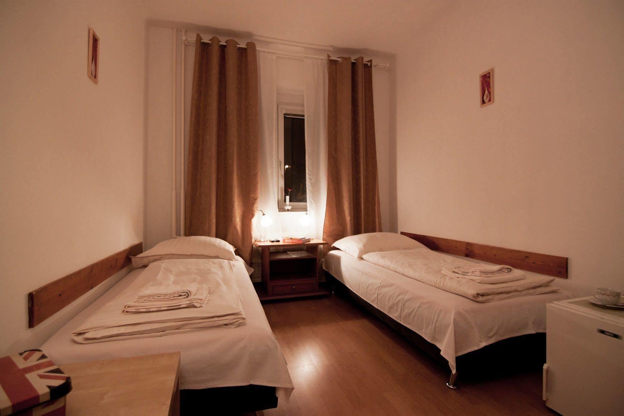 Pension Nika Prague Exterior photo