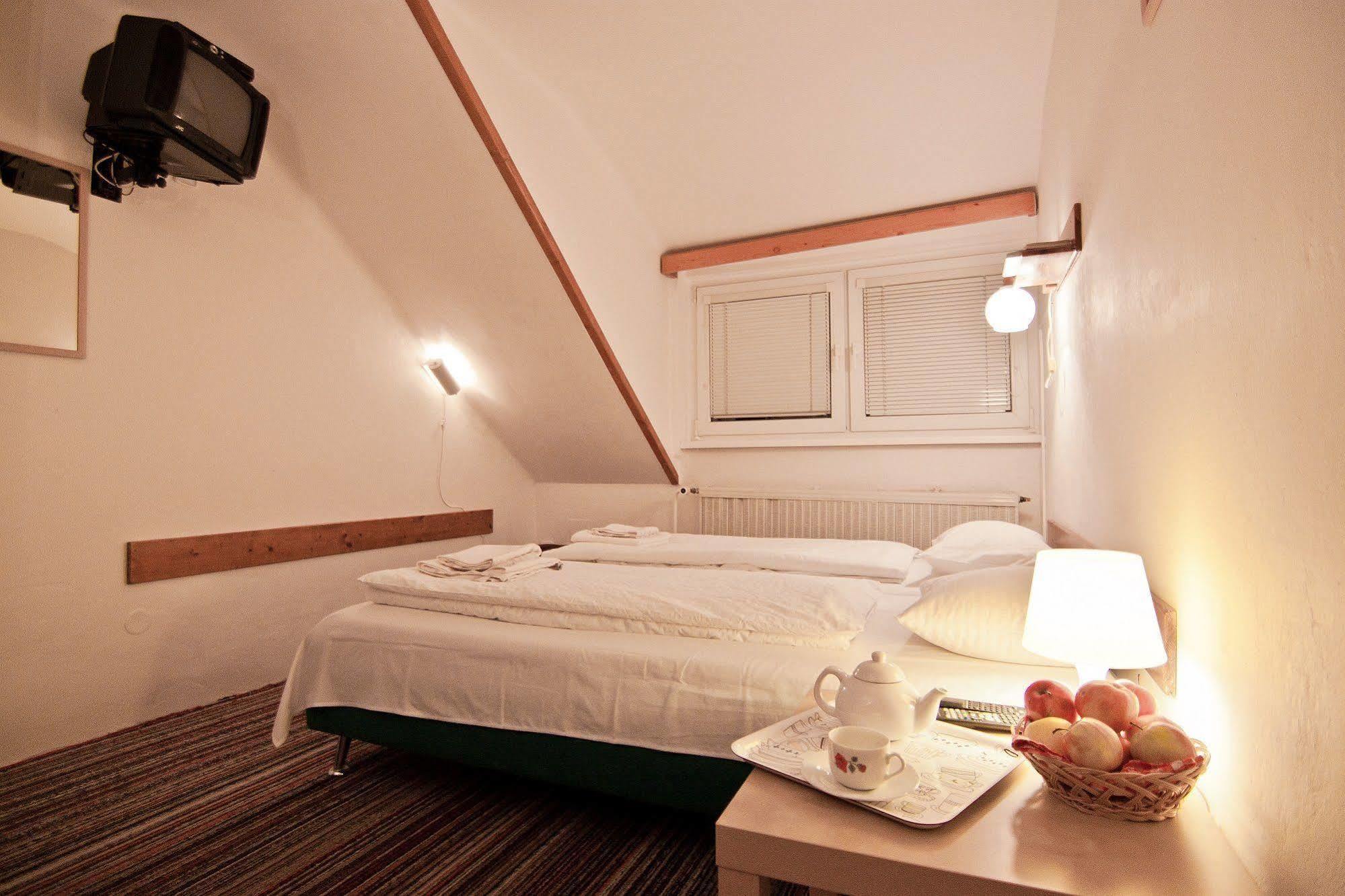 Pension Nika Prague Exterior photo
